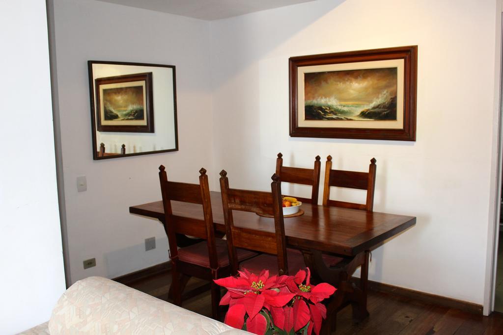 Apartamento Em Rua Sem Saida No Leme