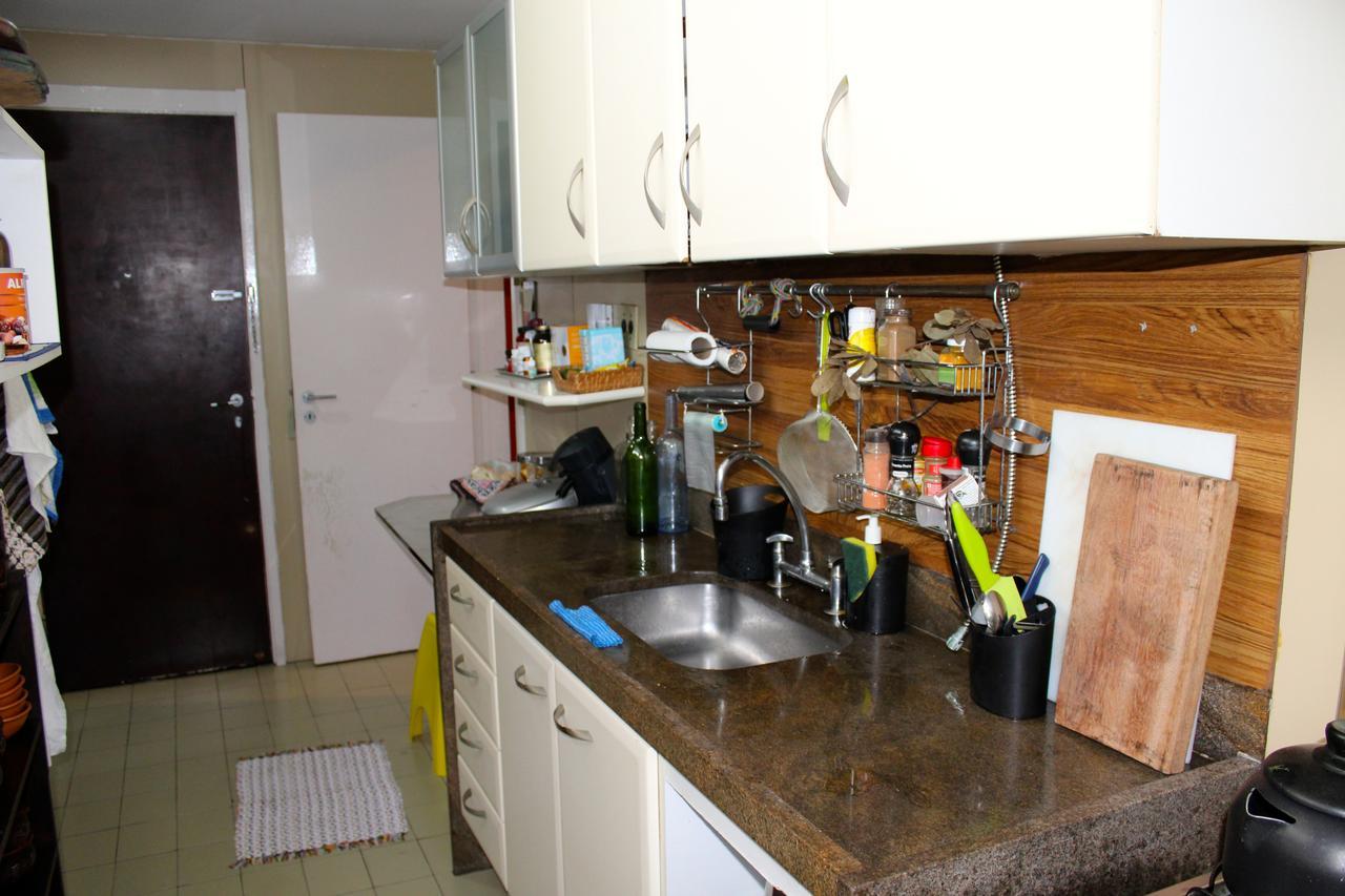 Apartamento Em Rua Sem Saida No Leme Rio de Janeiro